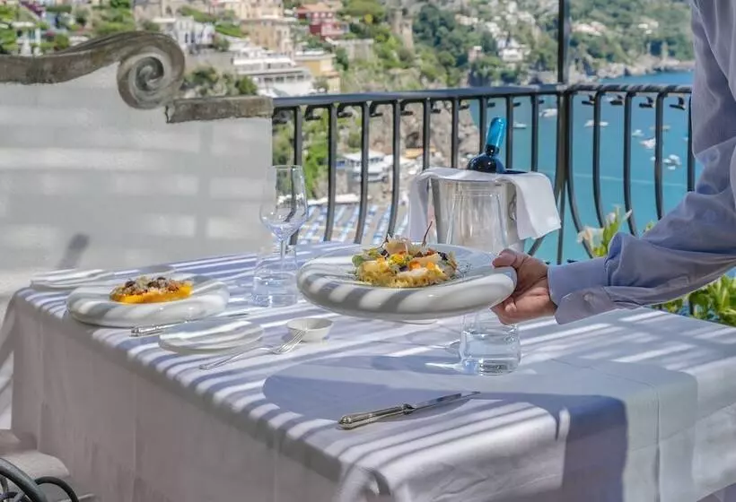 سوییت جونیور با چشمانداز دریا, Albergo Miramare Positano