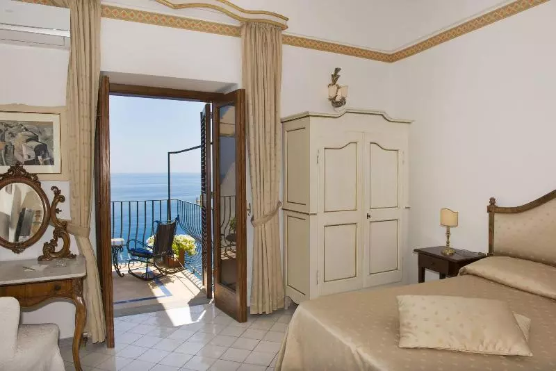 اتاق سوپریور با چشمانداز دریا, Albergo Miramare Positano