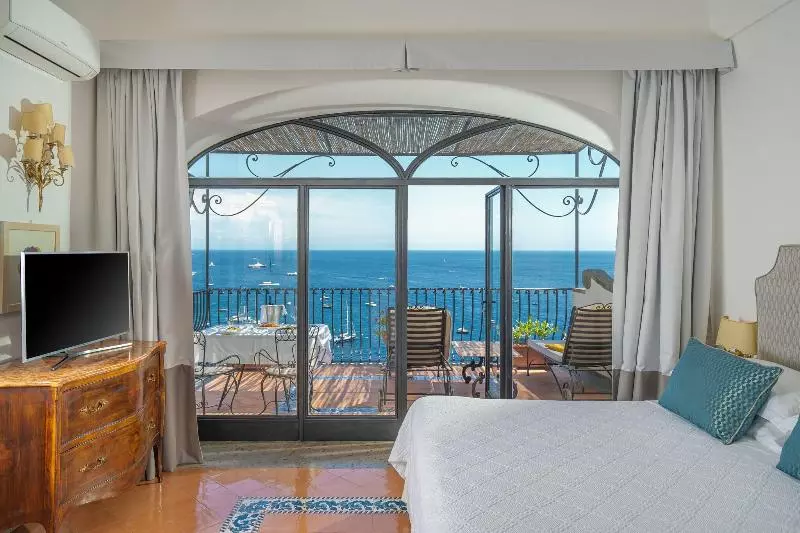 سوییت جونیور با چشمانداز دریا, Albergo Miramare Positano