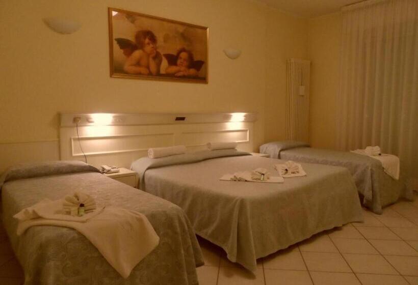 Четырехместный Номер Классик, Arizona