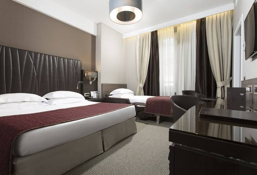 Camera Tripla Deluxe, Artemide