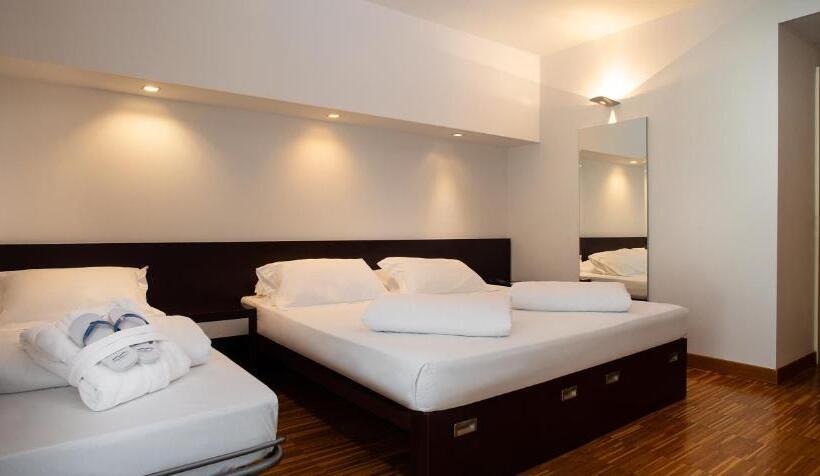 수피리어 트리플 룸, Astoria Resort