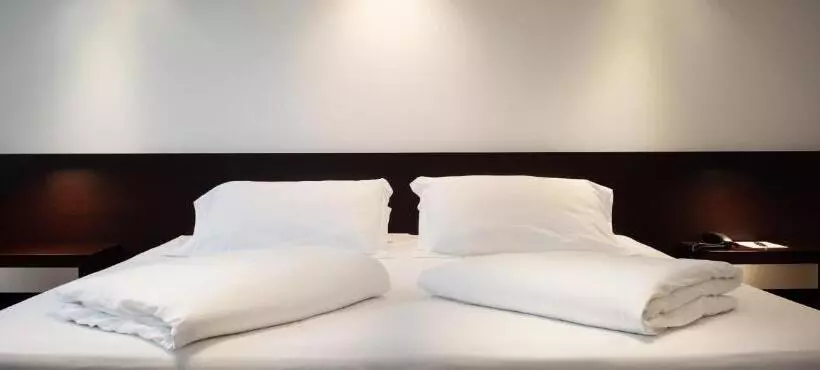 اتاق استاندارد چهار تخته, Astoria Resort