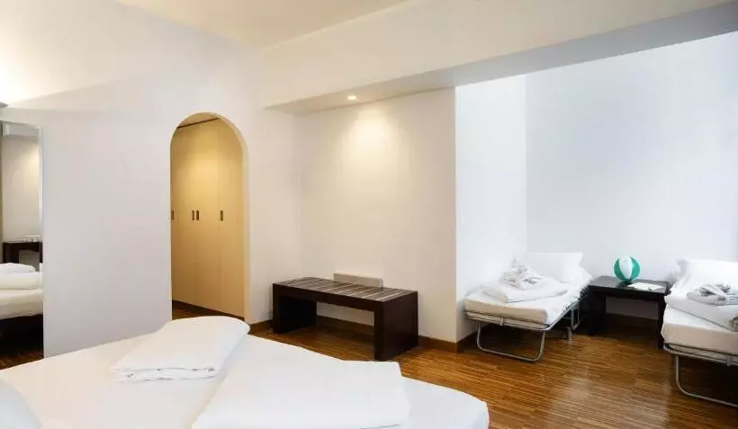 اتاق استاندارد چهار تخته, Astoria Resort