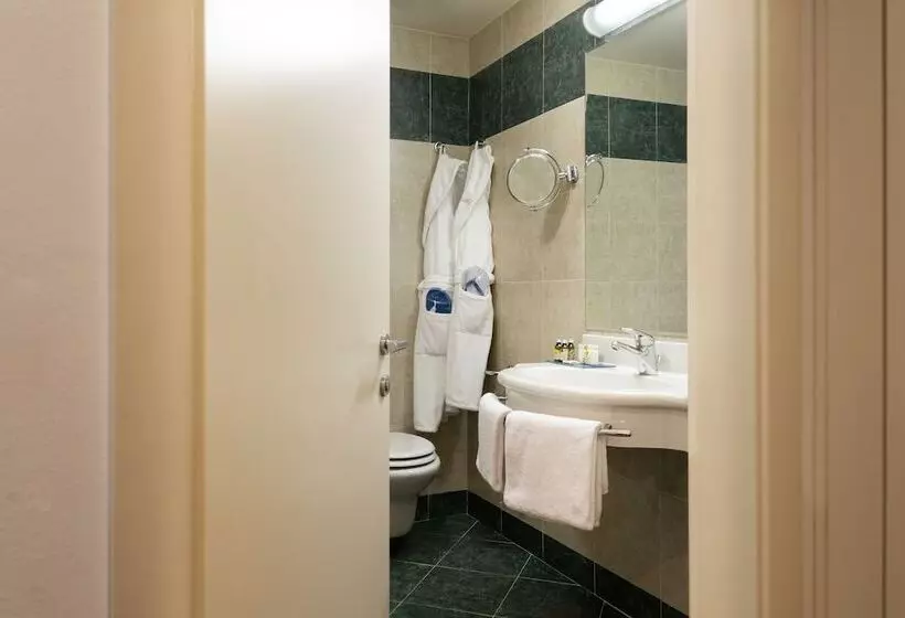 اتاق سوپریور سه تخته, Astoria Resort