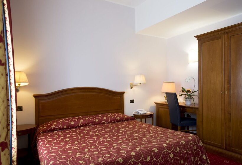 اتاق استاندارد سه نفره, Carlton