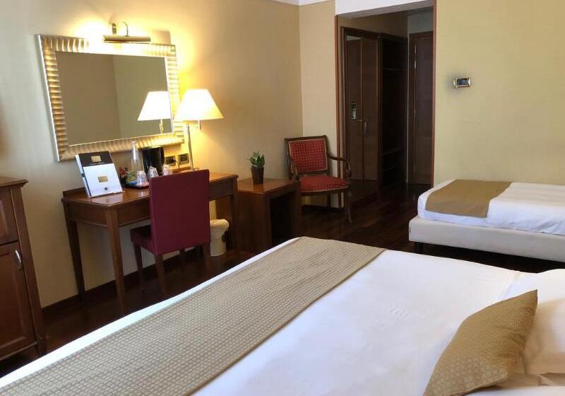 اتاق استاندارد سه نفره, Nyx Rome