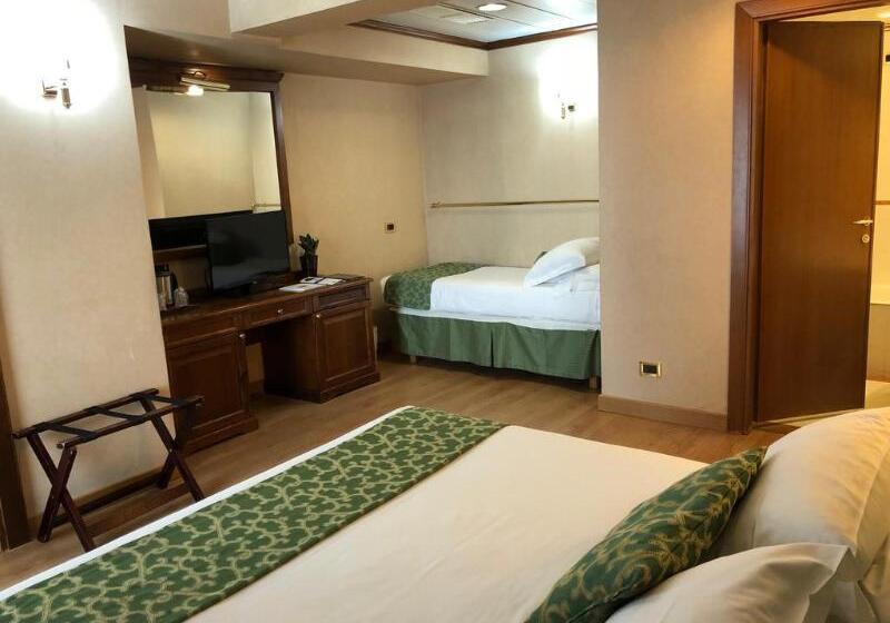 اتاق استاندارد سه نفره, Nyx Rome