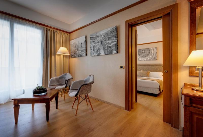 اتاق استاندارد چهار تخته, Nyx Rome