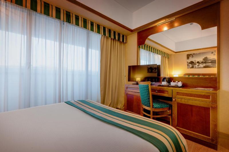 اتاق عادی, Nyx Rome