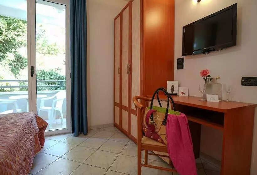 اتاق استاندارد سه نفره, Dasamo Hotel   Dada Hotels
