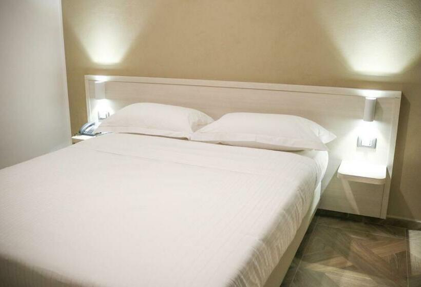 Chambre Standard, Donatello