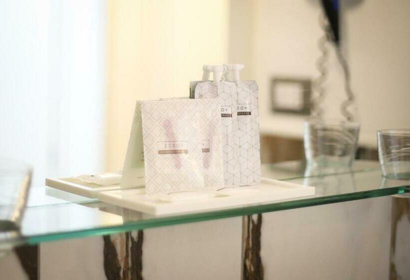 Chambre Standard, Donatello