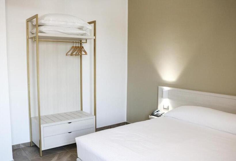 Chambre Standard, Donatello