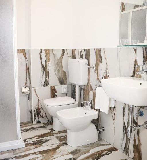 Chambre Standard, Donatello