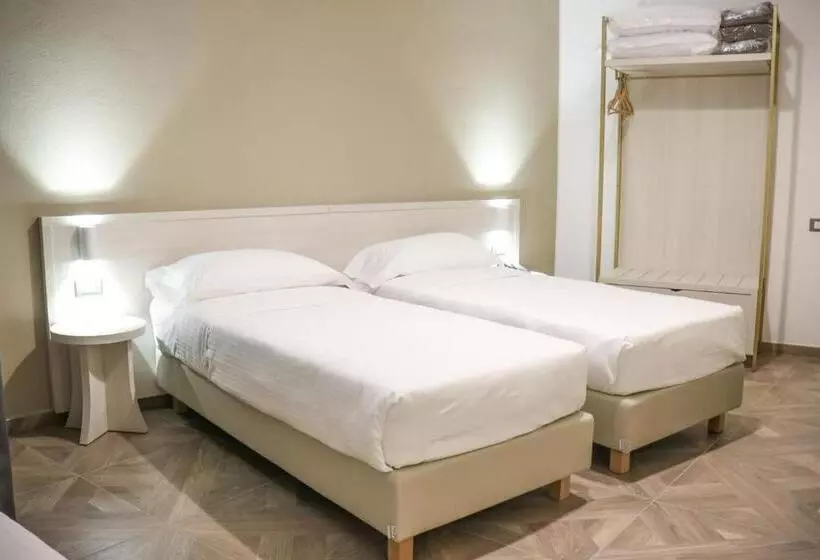 Chambre Triple Standard, Donatello