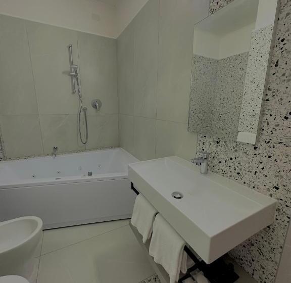 Suite avec Hydromassage, Donatello