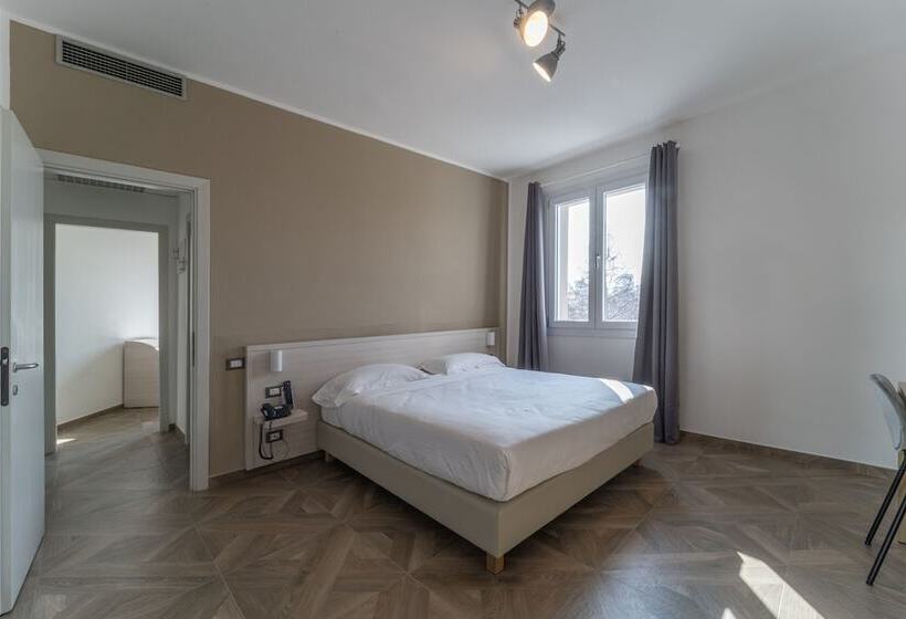 Chambre Familiale, Donatello