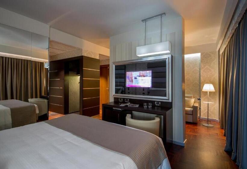 جناح, Enea Hotel Pomezia