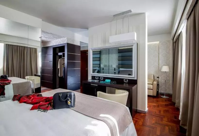 スイート, Enea Hotel Pomezia