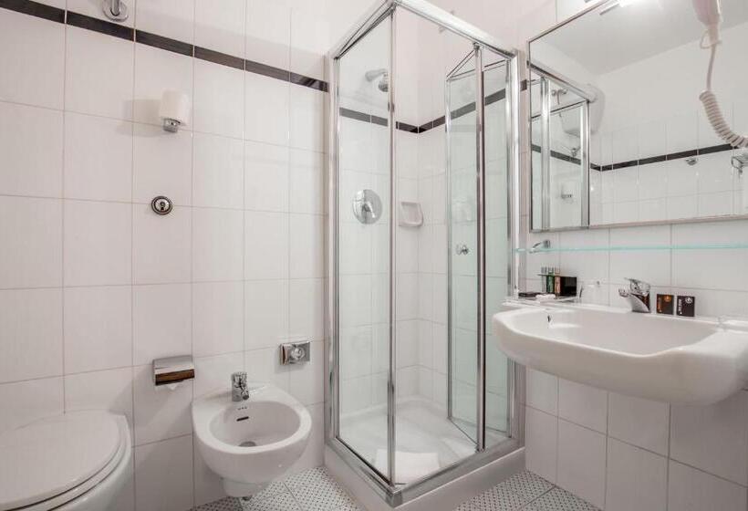 غرفة قياسية ثلاثية, Enea Hotel Pomezia