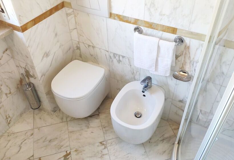 اتاق استاندارد یک نفره, Grand Hotel Duomo