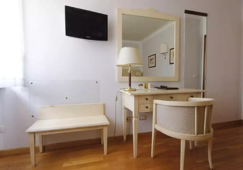اتاق استاندارد سه نفره, Grand Hotel Duomo
