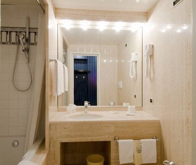 סוויטת ג'וניור, Grande Albergo Roma