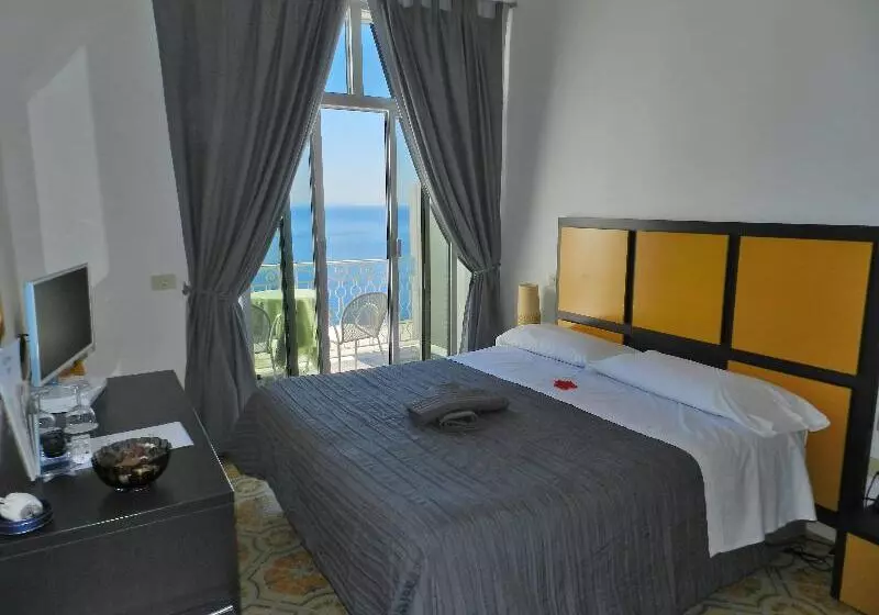 اتاق استاندارد, Holiday