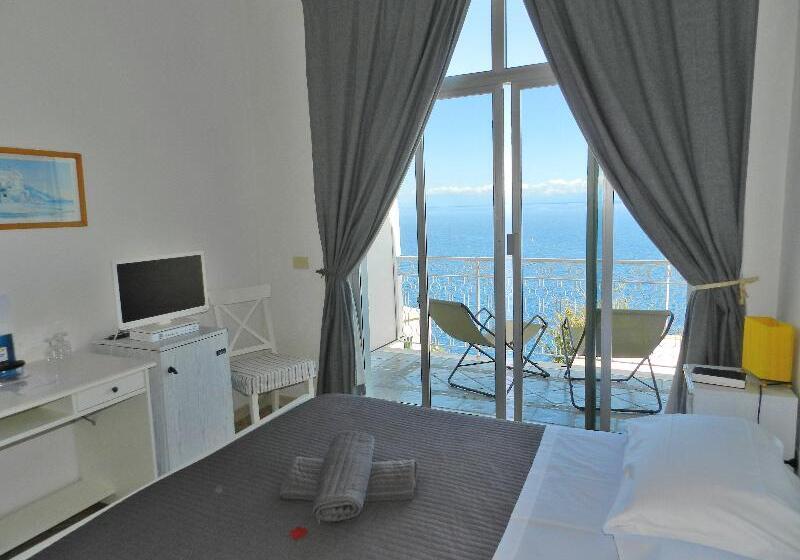 غرفة قياسية, Holiday