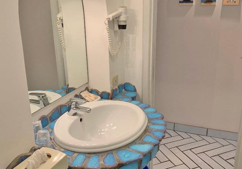 스탠다드 룸, Holiday