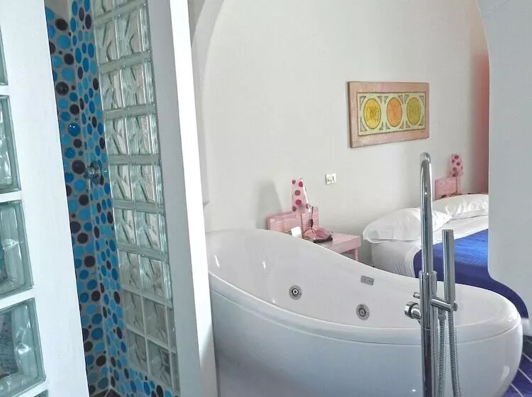 1 Bedroom Deluxe Apartment Sea View, Holiday