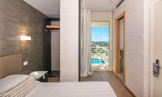 חדר סטנדרט יחיד, Joseph