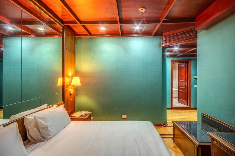 חדר סופריור, Madison