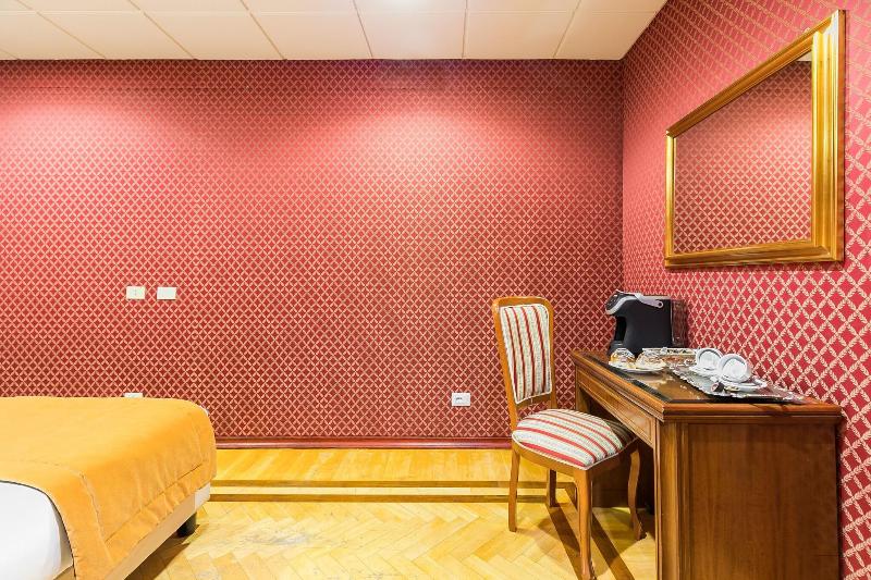 חדר סופריור, Madison