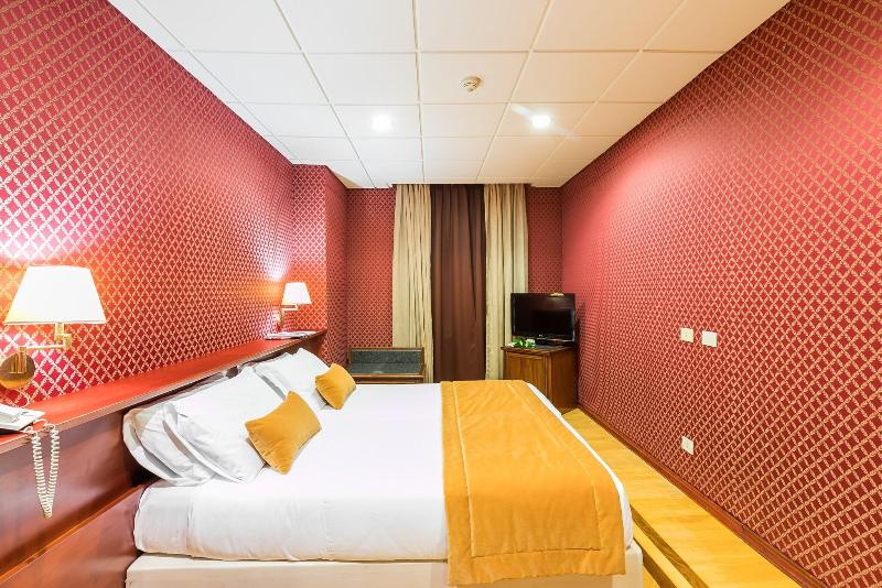 חדר סופריור, Madison