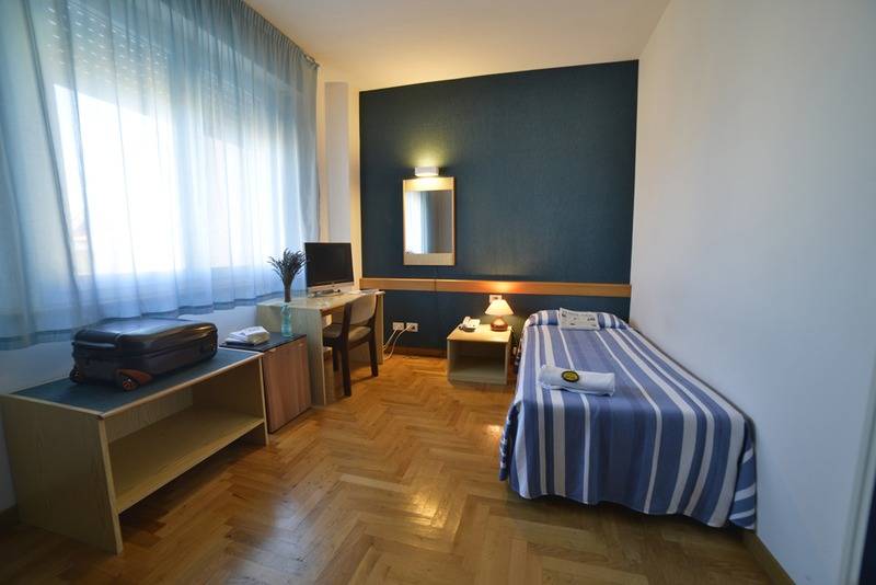 Номер Стандарт Индивидуальный, Mistral