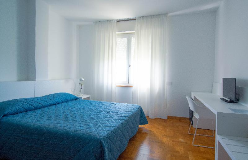 Номер Стандарт, Mistral