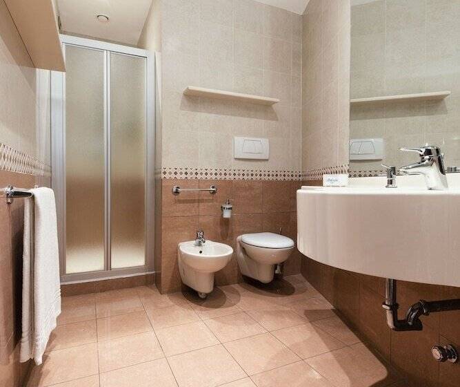 标准三人间, Mokinba Hotels King