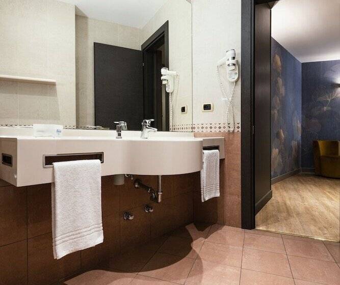 标准三人间, Mokinba Hotels King