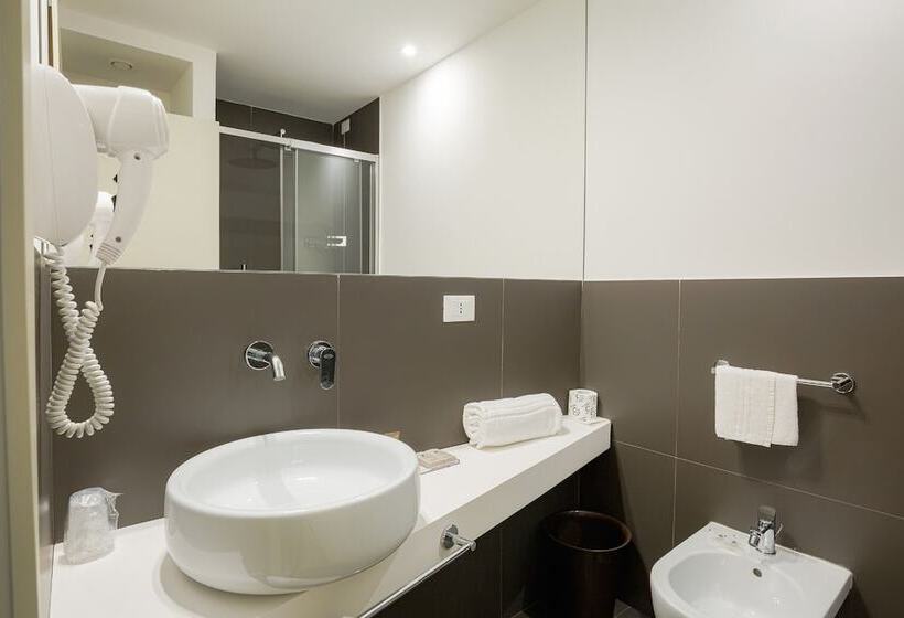 标准间, Politeama