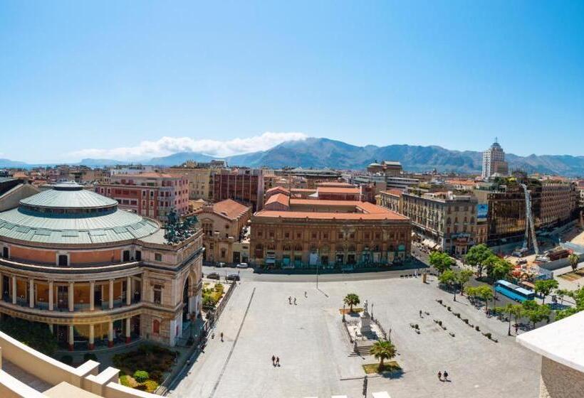 带露台的套间, Politeama