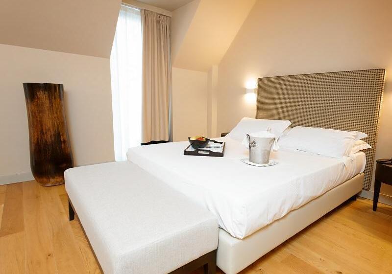 带阳台的豪华间, Politeama