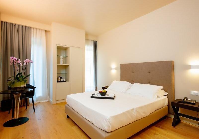 标准间, Politeama