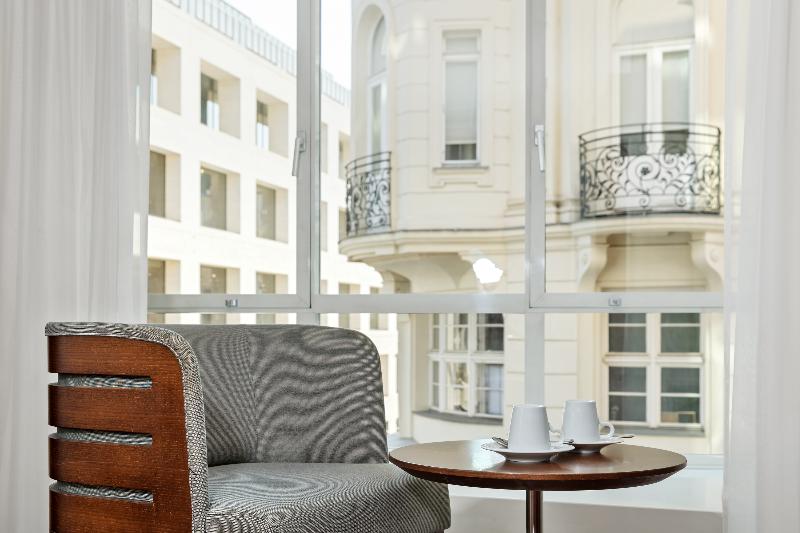 带阳台的豪华间, Politeama