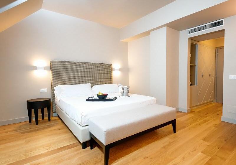 标准间, Politeama