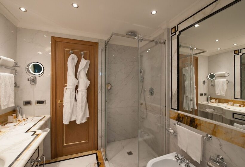 Suite Premium, Rome Cavalieri A Waldorf Astoria