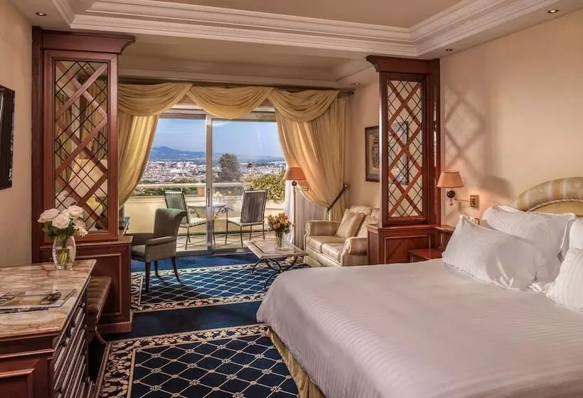 اتاق دلوکس با تخت کینگ و چشم‌انداز, Rome Cavalieri A Waldorf Astoria