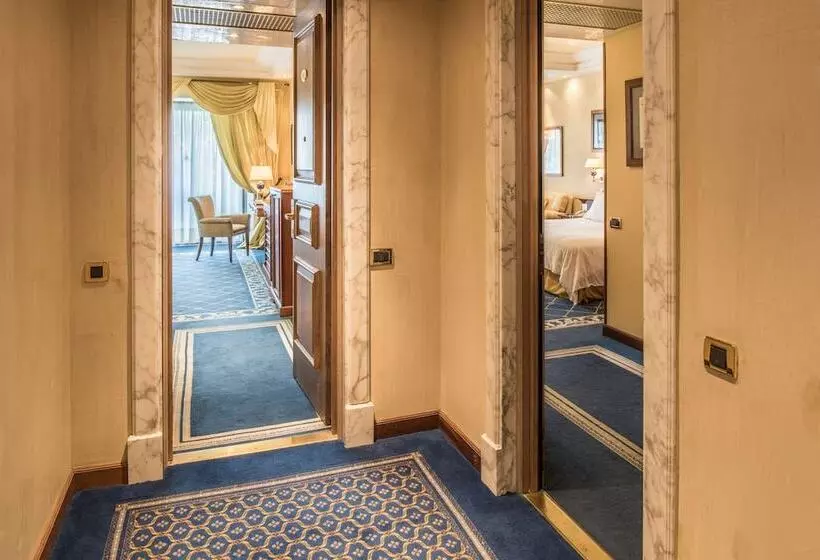 اتاق خانوادگی, Rome Cavalieri A Waldorf Astoria
