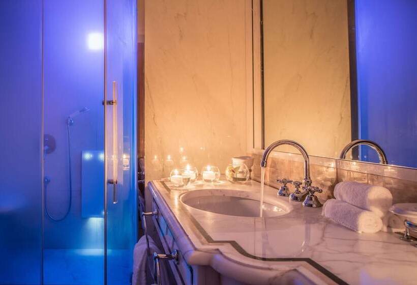 Suite Superior, Rome Cavalieri A Waldorf Astoria